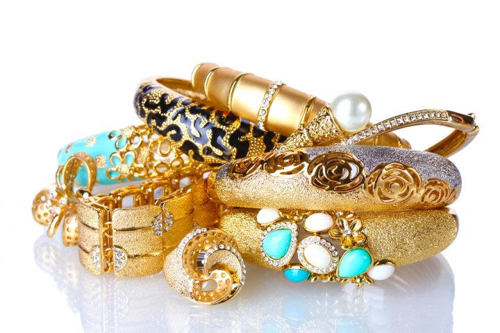 Trik Memadukan Aksesori Dengan Outfit Sehari-Hari